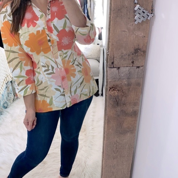 Tyler Boe floral button down top size 8 - Picture 2 of 10